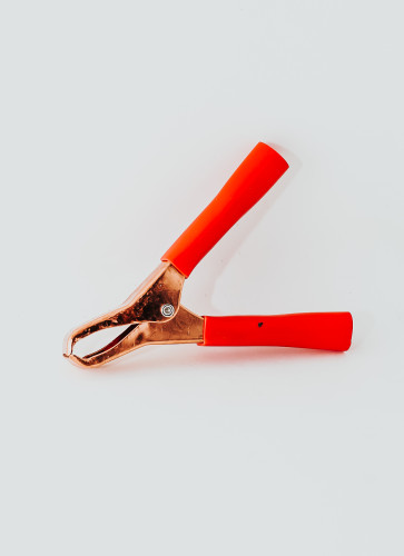 BU-46M-2 - Miniature Plier-Type Copper Clip SS SPG/RVT Red- 75 Amp