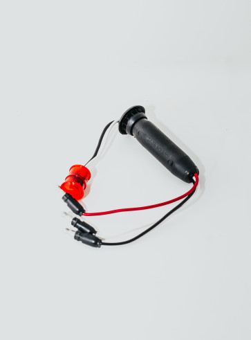 33203R - LED 3 WIRE LAMP P2 12V 33700